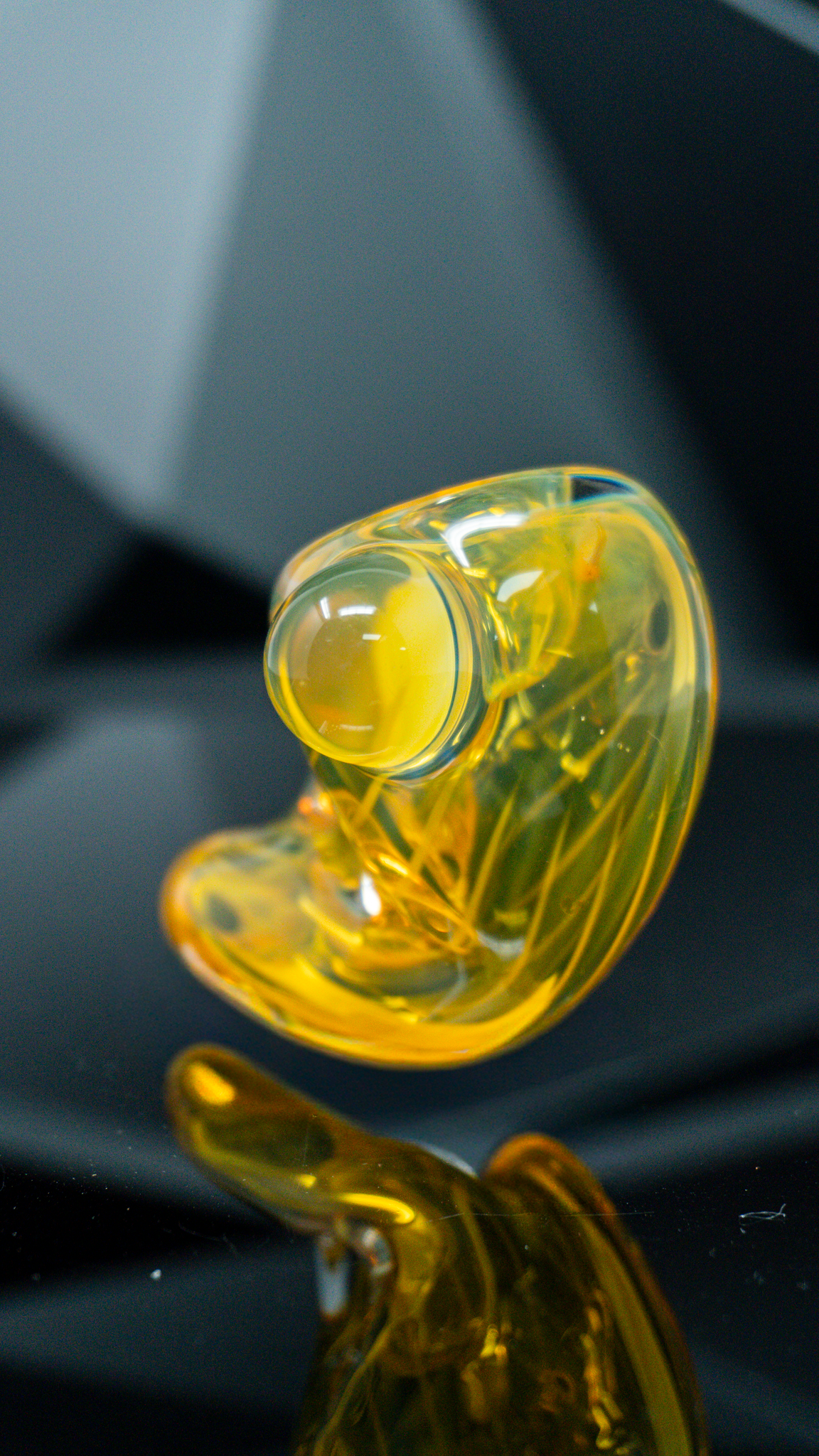 Schutz Glass Scalloped Fume Infinity Hand Pipe