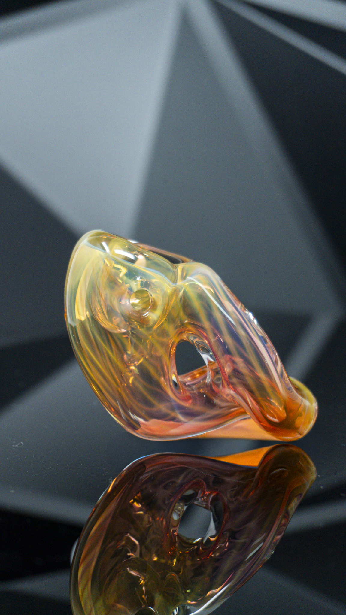 Schutz Glass Scalloped Fume Infinity Hand Pipe