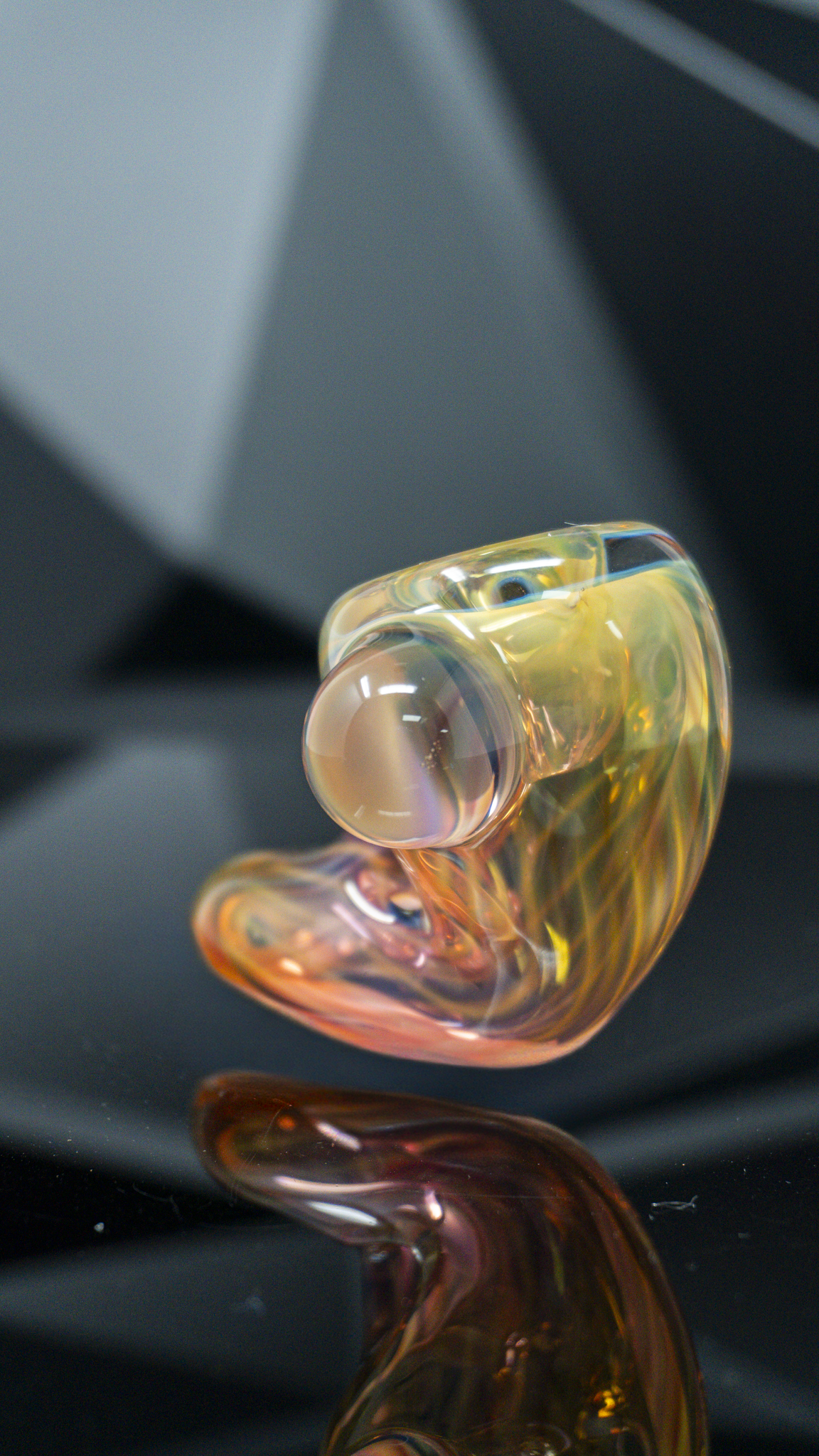 Schutz Glass Scalloped Fume Infinity Hand Pipe