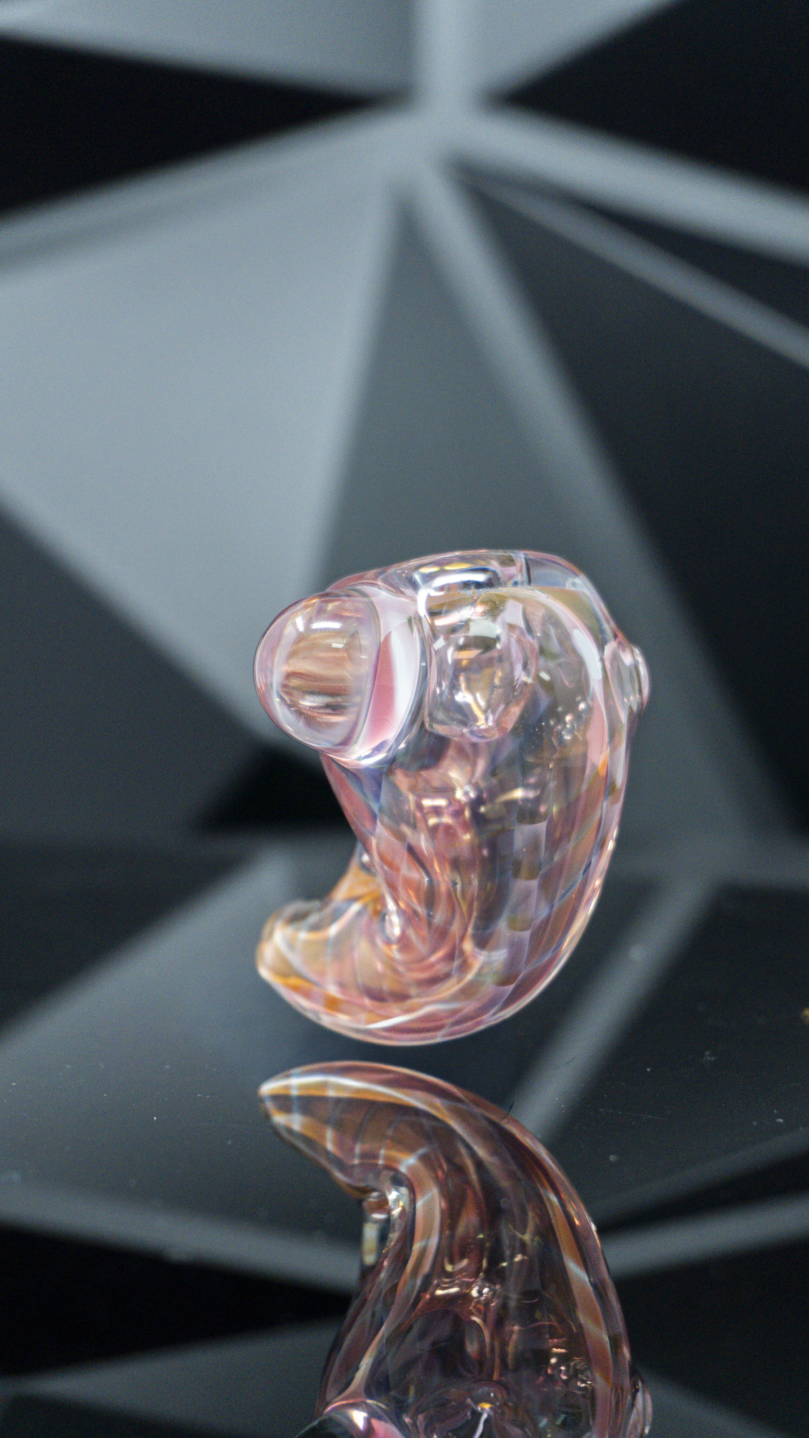 Schutz Glass Scalloped Fume Infinity Hand Pipe
