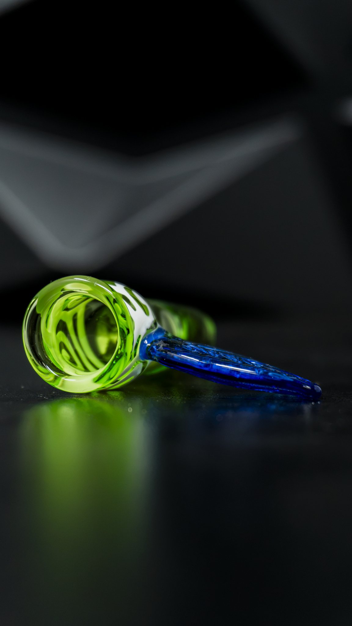Logan Ryan Glass - Leaf Linework Bowl