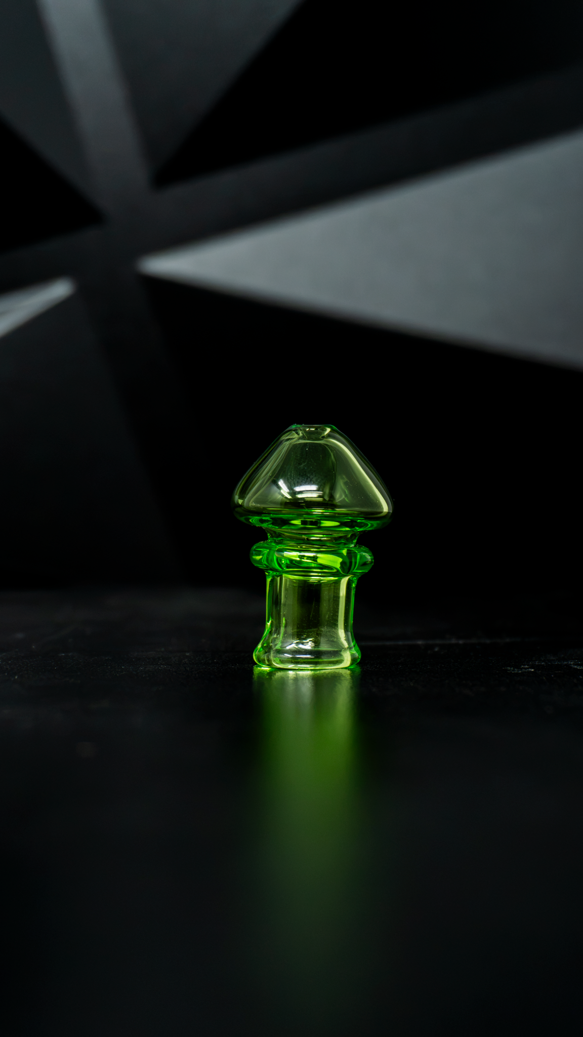Logan Ryan Glass -  Small Color Pivot Top