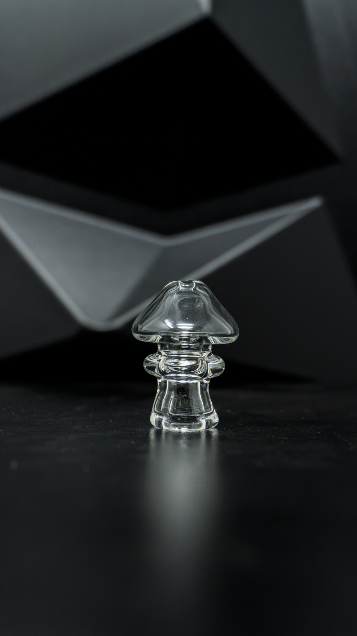 Logan Ryan Glass -  Small Color Pivot Top